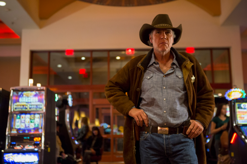 Dad, it’s the center button. Press—look, I’ll just come over. (Photo: John Golden Britt/Netflix)
